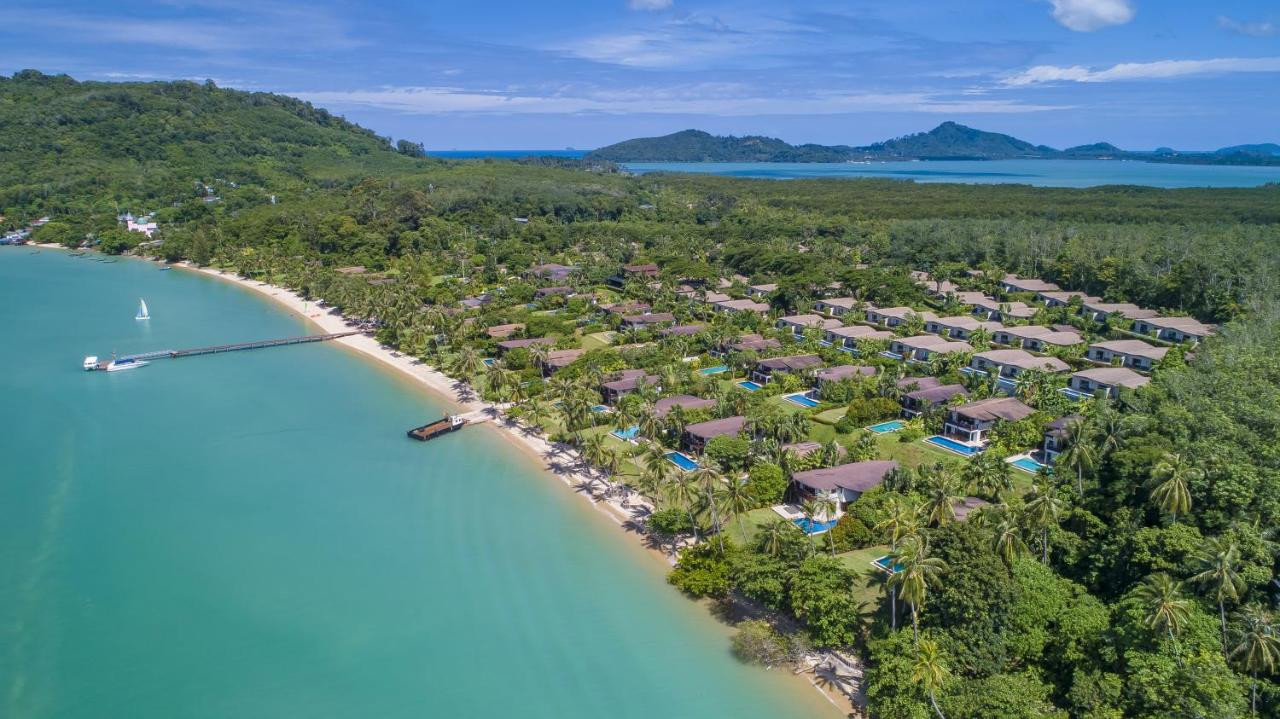 cocunut-village